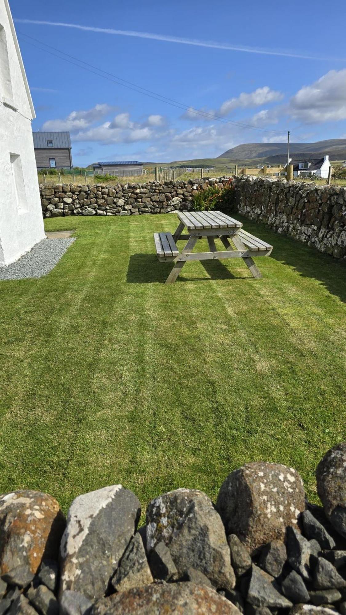 Cnoc Ruaraidh Cottage Kilmuir  Bagian luar foto